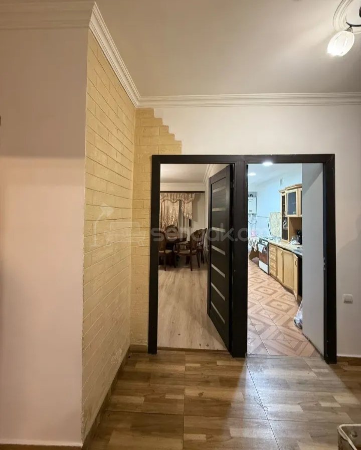 4 Սենյականոց Բնակարան, 90քմ, 1/9 հարկ, Նորմալ Վիճակում, Մասամբ Կահավորված