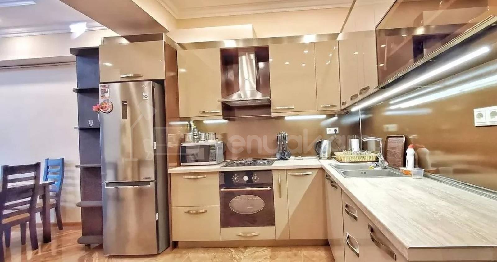 3 Սենյականոց Բնակարան, 77քմ, 7/10 հարկ, Կապիտալ Վերանորոգված, Կահավորված, Արևկող