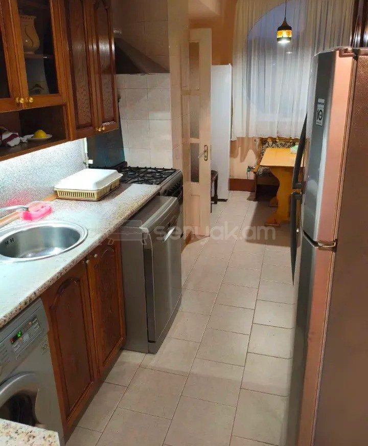 3 Սենյականոց Բնակարան, 94քմ, 9/16 հարկ, Նորմալ Վիճակում