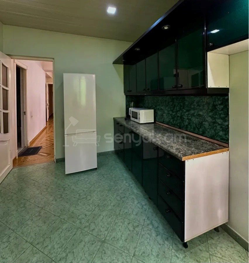 3 Սենյականոց Բնակարան Քարե Շենքում, 100քմ, 5/6 հարկ, Կապիտալ Վերանորոգված, Կահավորված, Արևկող