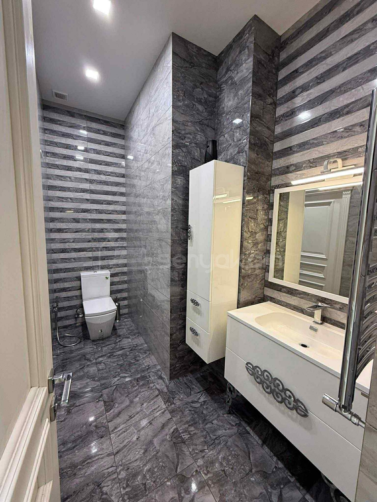 4 Սենյականոց Բնակարան Նորակառույցում, 222քմ, 9/9 հարկ, Դիզայներական Վերանորոգված