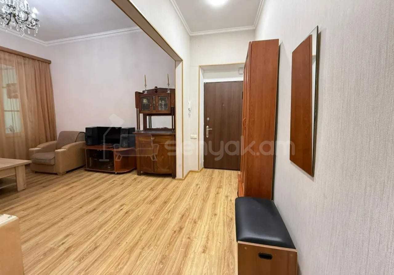 2 Սենյականոց Բնակարան Քարե Շենքում, 64քմ, 5/5 հարկ, Կոսմետիկ Վերանորոգված