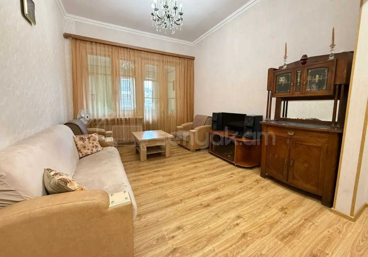 2 Սենյականոց Բնակարան Քարե Շենքում, 64քմ, 5/5 հարկ, Կոսմետիկ Վերանորոգված