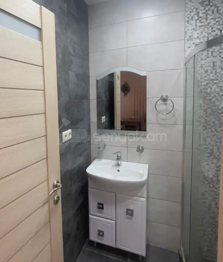 3 Սենյականոց Բնակարան Նորակառույցում, 135քմ, 4/12 հարկ, Դիզայներական Վերանորոգված