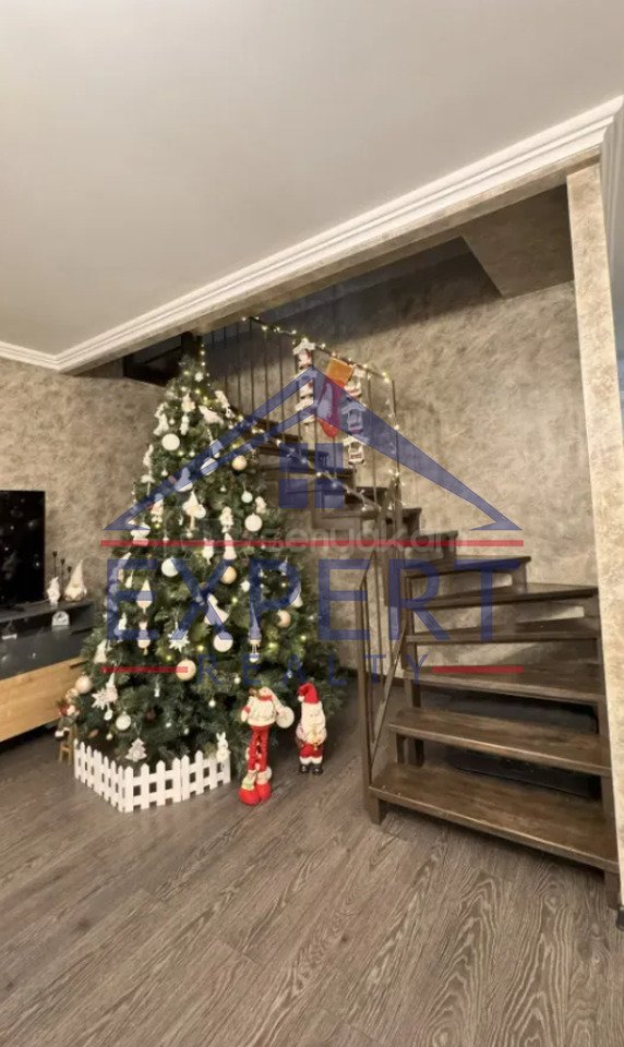 4 Սենյականոց Սեփական Տուն, 195քմ, Դիզայներական Վերանորոգված, Կահավորված, Ավտոտնակով