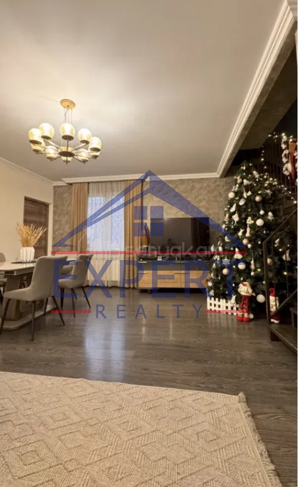 4 Սենյականոց Սեփական Տուն, 195քմ, Դիզայներական Վերանորոգված, Կահավորված, Ավտոտնակով