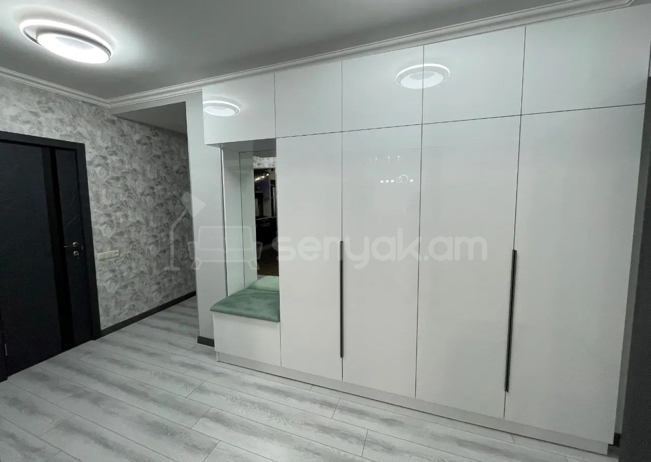 2 Սենյականոց Բնակարան, 65քմ, 4/9 հարկ, Դիզայներական Վերանորոգված, Կահավորված, Արևկող