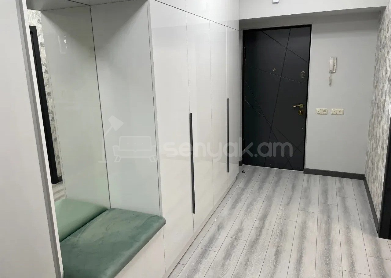 2 Սենյականոց Բնակարան, 65քմ, 4/9 հարկ, Դիզայներական Վերանորոգված, Կահավորված, Արևկող