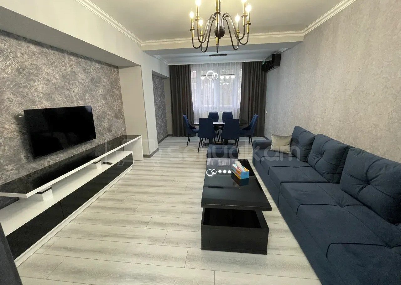 2 Սենյականոց Բնակարան, 65քմ, 4/9 հարկ, Դիզայներական Վերանորոգված, Կահավորված, Արևկող