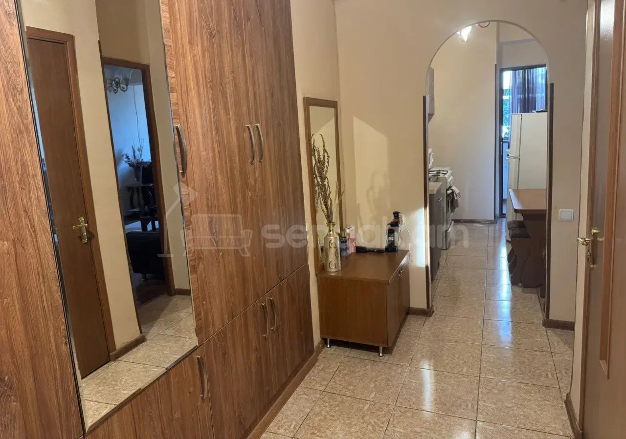 1 Սենյականոց Բնակարան Քարե Շենքում, 48քմ, 1/5 հարկ, Կապիտալ Վերանորոգված