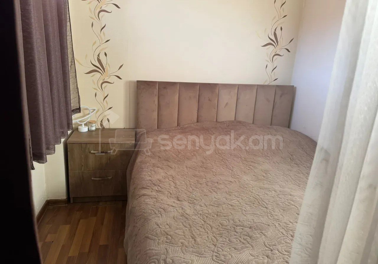 1 Սենյականոց Բնակարան Քարե Շենքում, 48քմ, 1/5 հարկ, Կապիտալ Վերանորոգված