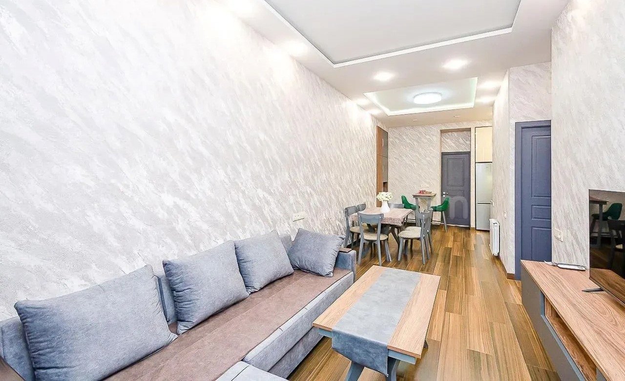 3 Սենյականոց Բնակարան Քարե Շենքում, 85քմ, 2/5 հարկ, Կապիտալ Վերանորոգված, Կահավորված, Արևկող