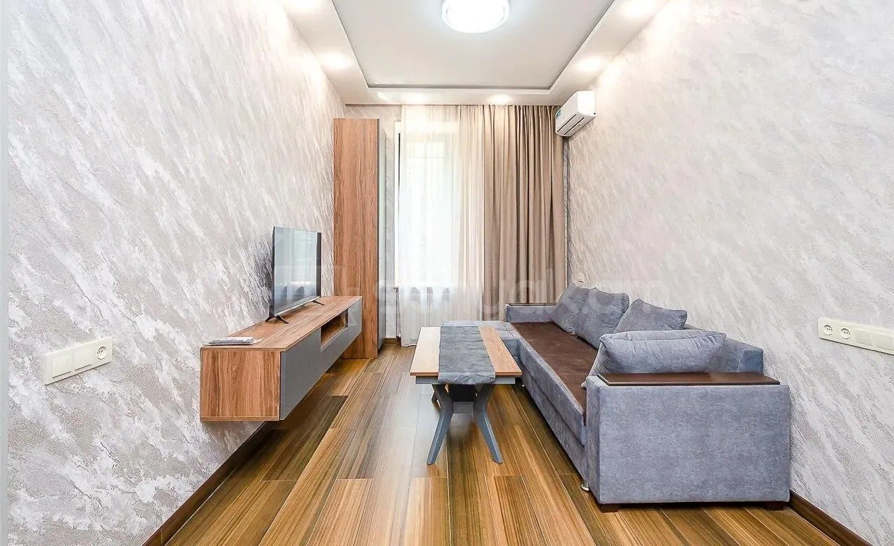 3 Սենյականոց Բնակարան Քարե Շենքում, 85քմ, 2/5 հարկ, Կապիտալ Վերանորոգված, Կահավորված, Արևկող