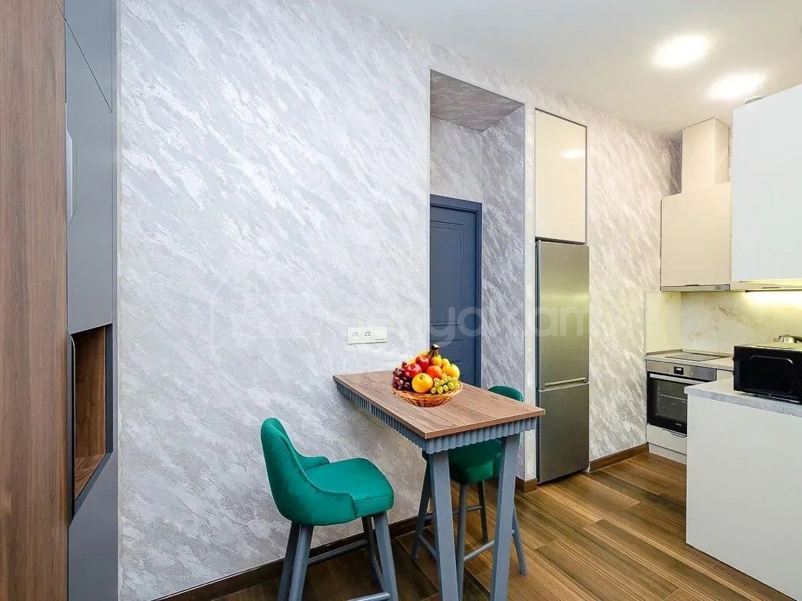 3 Սենյականոց Բնակարան Քարե Շենքում, 85քմ, 2/5 հարկ, Կապիտալ Վերանորոգված, Կահավորված, Արևկող