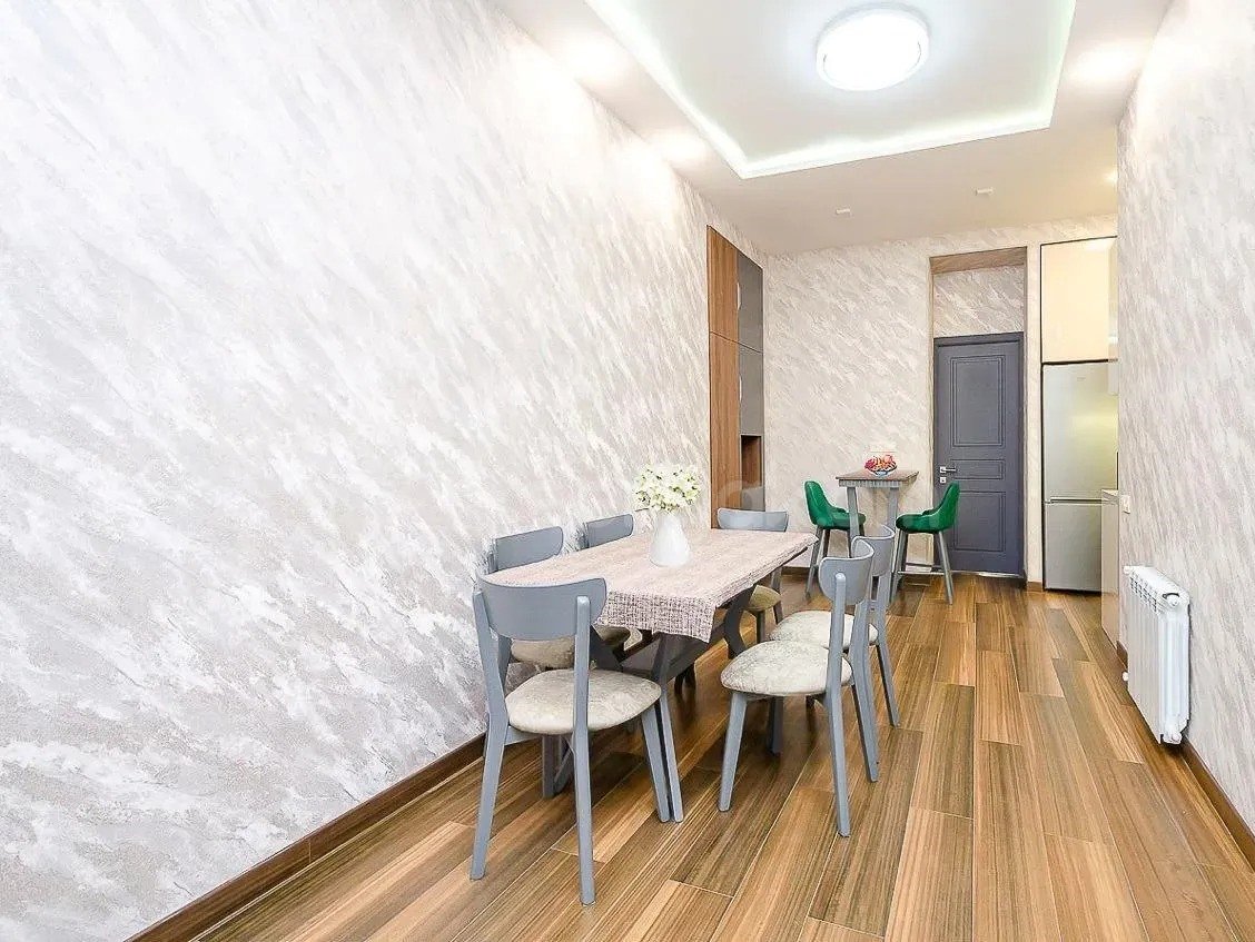 3 Սենյականոց Բնակարան Քարե Շենքում, 85քմ, 2/5 հարկ, Կապիտալ Վերանորոգված, Կահավորված, Արևկող