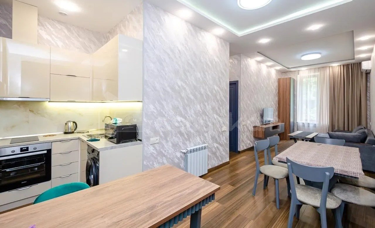 3 Սենյականոց Բնակարան Քարե Շենքում, 85քմ, 2/5 հարկ, Կապիտալ Վերանորոգված, Կահավորված, Արևկող