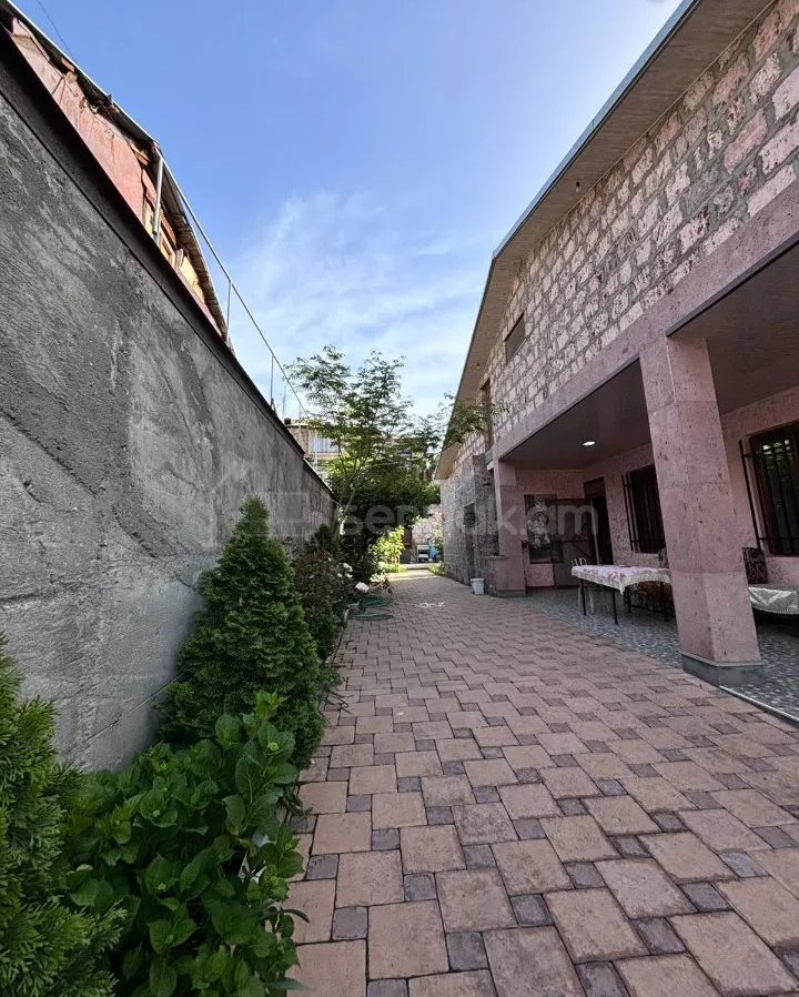 4 Սենյականոց Շքեղ Առանձնատուն, 163քմ, Ավտոտնակով