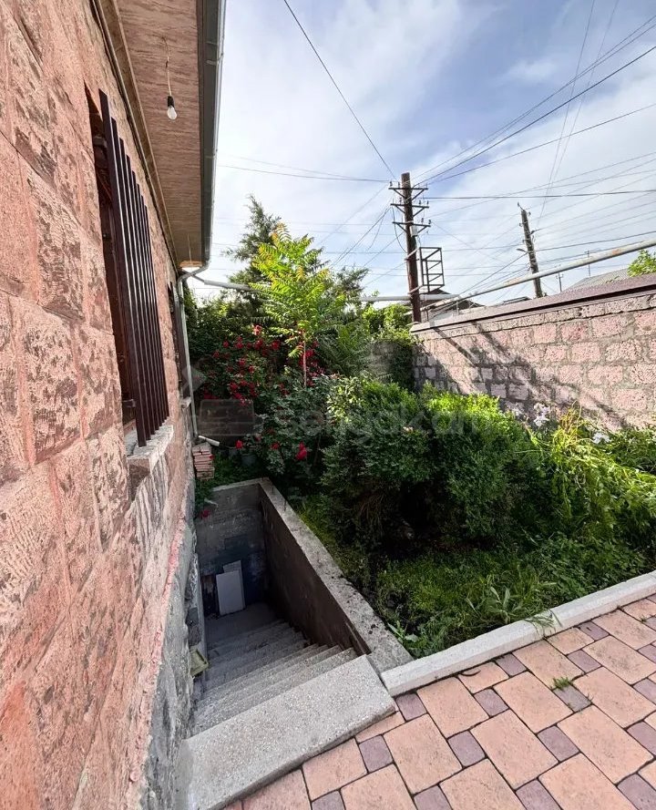 4 Սենյականոց Շքեղ Առանձնատուն, 163քմ, Ավտոտնակով