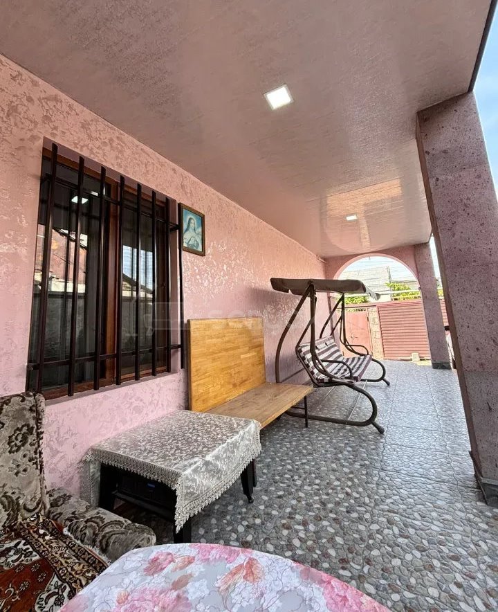 4 Սենյականոց Շքեղ Առանձնատուն, 163քմ, Ավտոտնակով