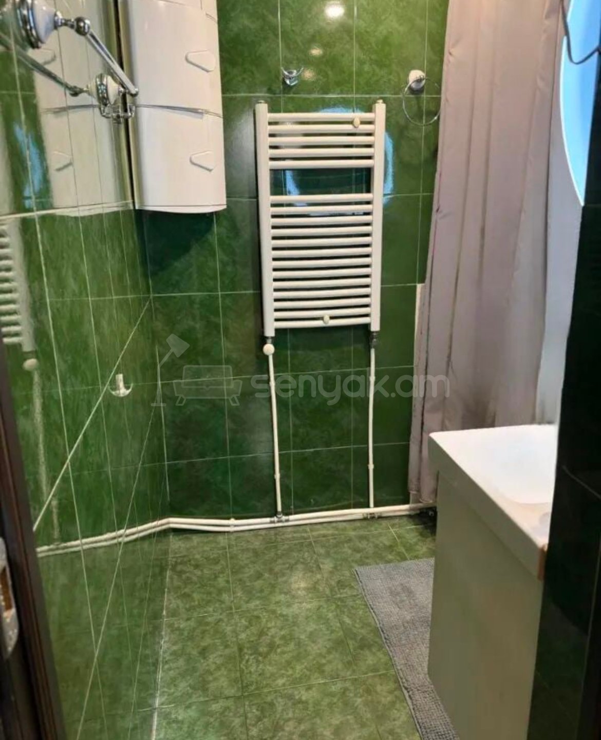 3 Սենյականոց Բնակարան Քարե Շենքում, 79քմ, 5/5 հարկ, Կապիտալ Վերանորոգված