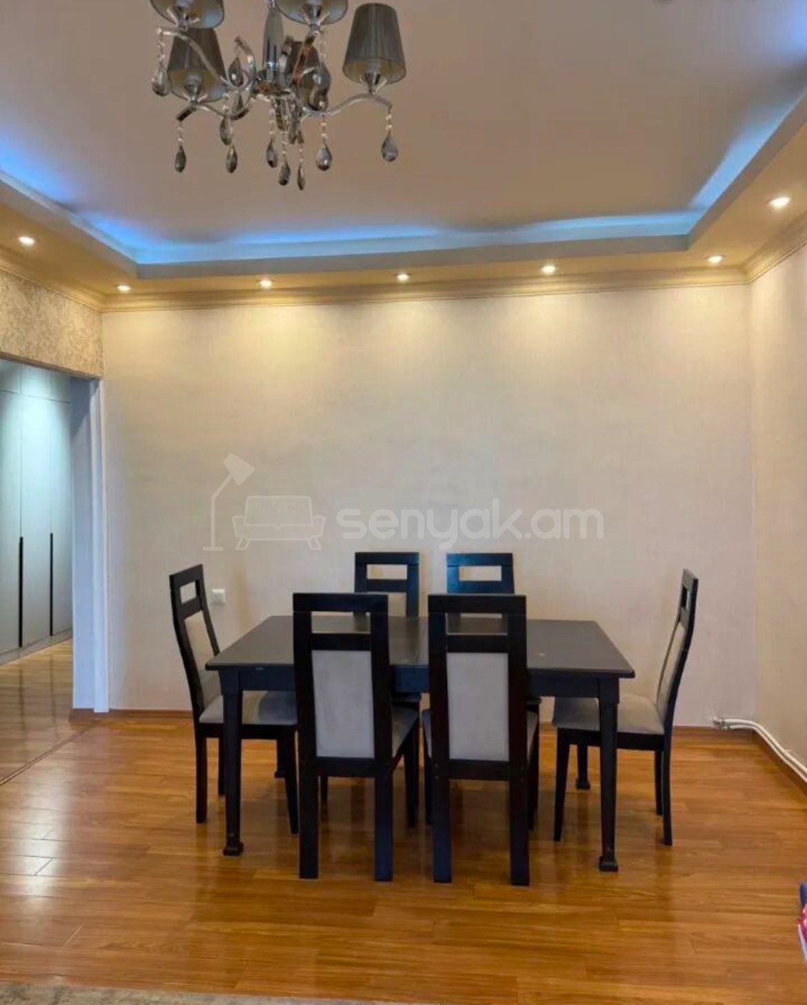 3 Սենյականոց Բնակարան Քարե Շենքում, 79քմ, 5/5 հարկ, Կապիտալ Վերանորոգված