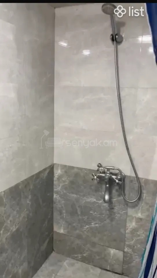 2 Սենյականոց Բնակարան Քարե Շենքում, 55քմ, 2/2 հարկ, Նորմալ Վիճակում, Կահավորված, Արևկող