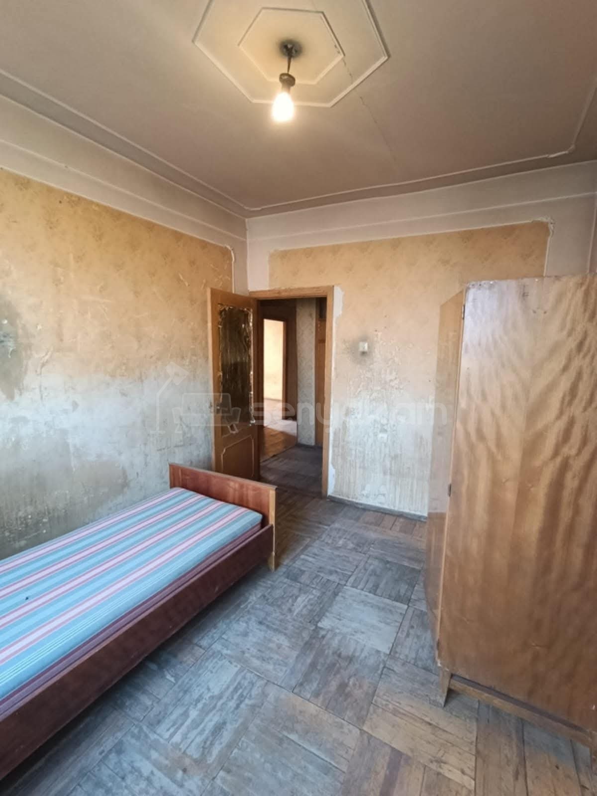 3 Սենյականոց Բնակարան, 72քմ, 4/9 հարկ, Նորմալ Վիճակում, Կահավորված, Արևկող