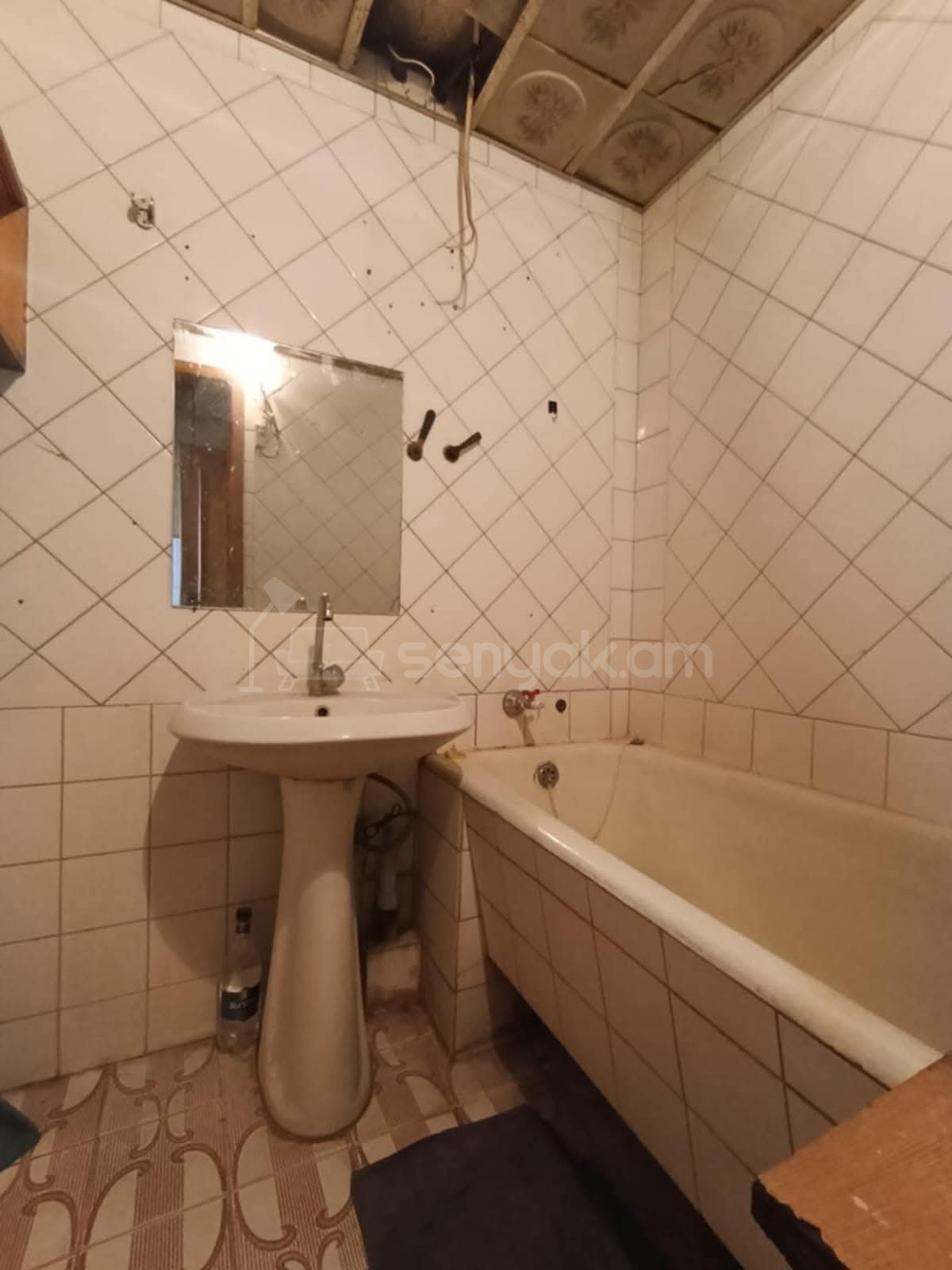 3 Սենյականոց Բնակարան, 72քմ, 4/9 հարկ, Նորմալ Վիճակում, Կահավորված, Արևկող