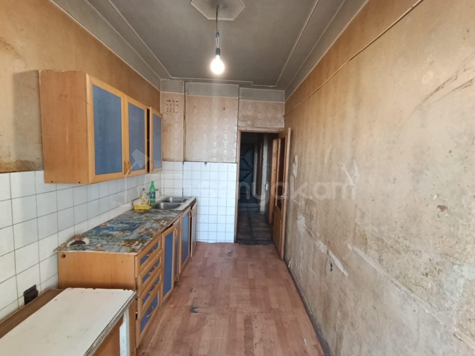 3 Սենյականոց Բնակարան, 72քմ, 4/9 հարկ, Նորմալ Վիճակում, Կահավորված, Արևկող