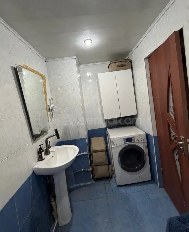 3 Սենյականոց Բնակարան, 73քմ, 9/14 հարկ, Նորմալ Վիճակում