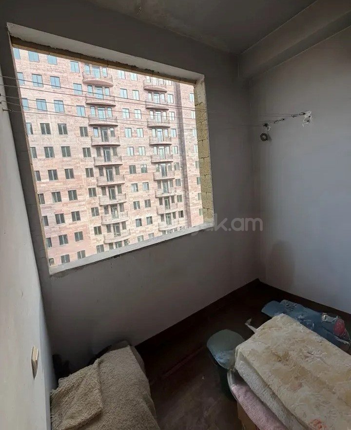 3 Սենյականոց Բնակարան, 73քմ, 9/14 հարկ, Նորմալ Վիճակում