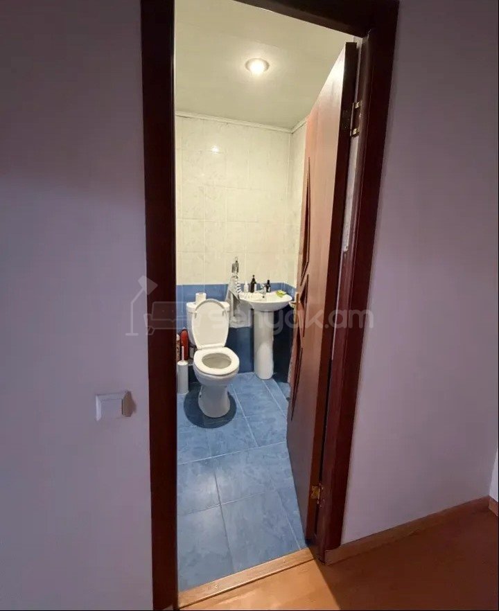 3 Սենյականոց Բնակարան, 73քմ, 9/14 հարկ, Նորմալ Վիճակում