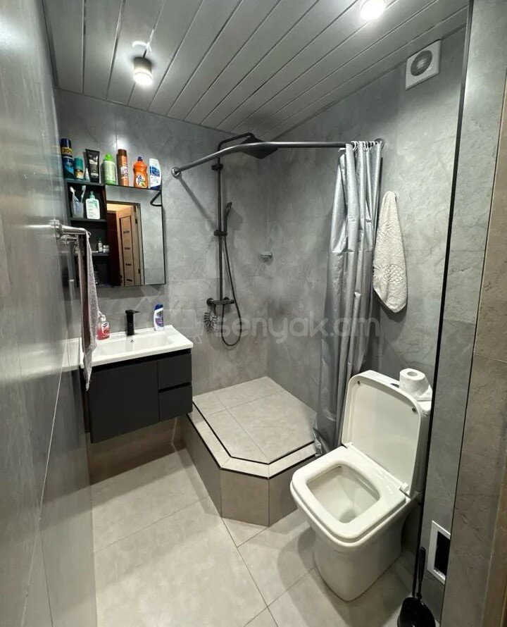 1 Սենյականոց Բնակարան, 32քմ, 3/5 հարկ, Նորմալ Վիճակում