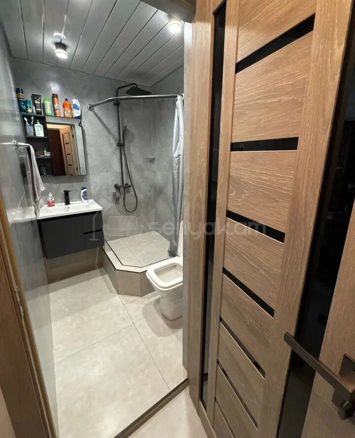 1 Սենյականոց Բնակարան, 32քմ, 3/5 հարկ, Նորմալ Վիճակում