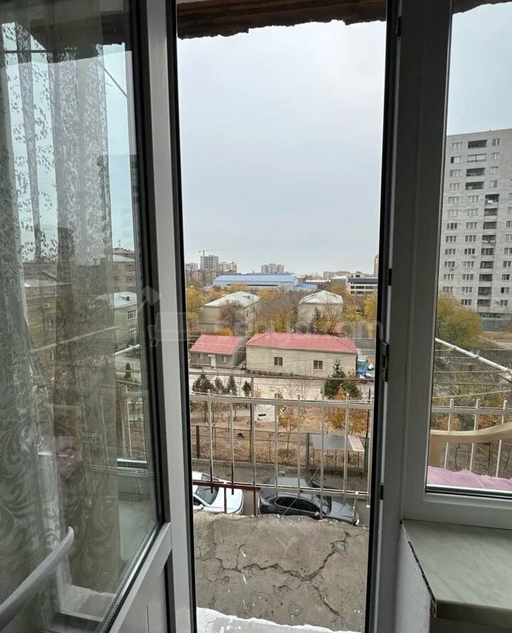 1 Սենյականոց Բնակարան, 32քմ, 3/5 հարկ, Նորմալ Վիճակում