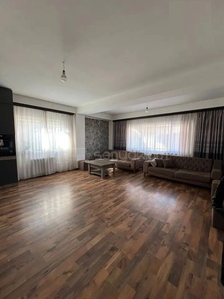 2 Սենյականոց Բնակարան Քարե Շենքում, 60քմ, 2/5 հարկ, Կապիտալ Վերանորոգված