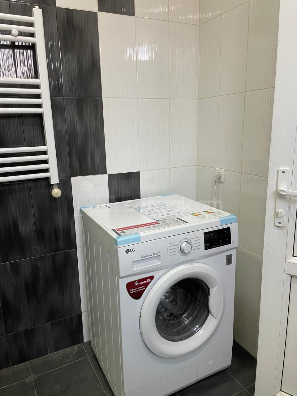 4 Սենյականոց Բնակարան Քարե Շենքում, 80քմ, 1/1 հարկ, Կոսմետիկ Վերանորոգված, Կահավորված, Արևկող