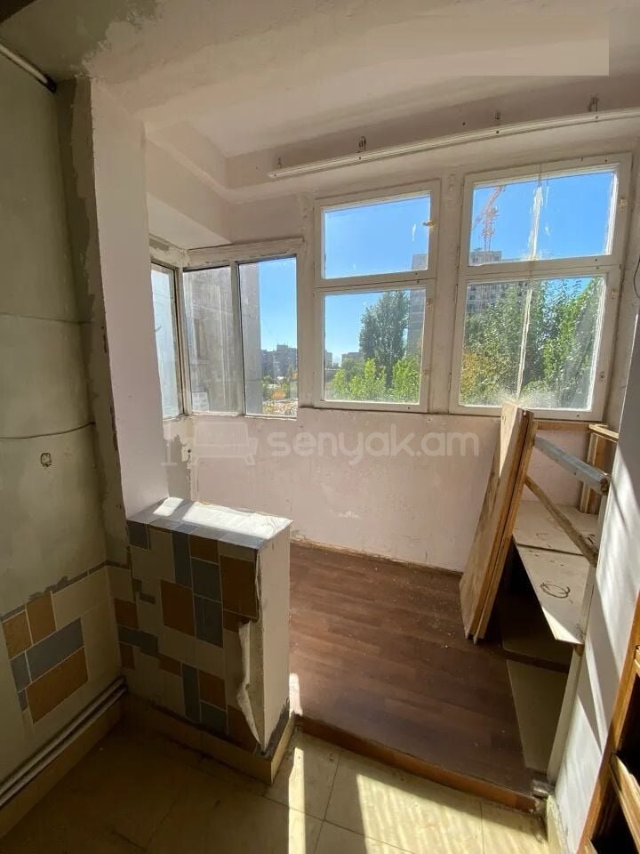 2 Սենյականոց Բնակարան, 48քմ, 3/9 հարկ, Պետական Վիճակում