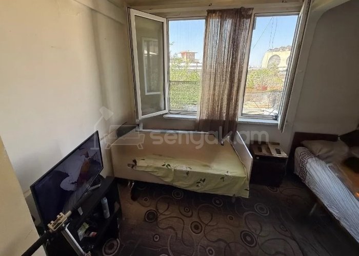 2 Սենյականոց Բնակարան Քարե Շենքում, 50քմ, 2/4 հարկ, Կոսմետիկ Վերանորոգված