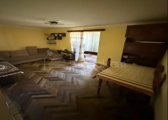 2 Սենյականոց Բնակարան Քարե Շենքում, 50քմ, 2/4 հարկ, Կոսմետիկ Վերանորոգված