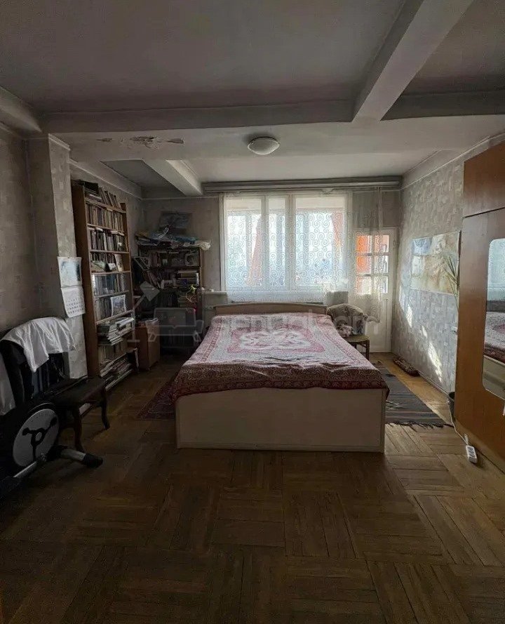 3 Սենյականոց Բնակարան Քարե Շենքում, 77քմ, 6/6 հարկ, Պետական Վիճակում