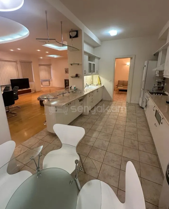 3 Սենյականոց Բնակարան Նորակառույցում, 160քմ, 6/12 հարկ, Կապիտալ Վերանորոգված, Կահավորված, Արևկող