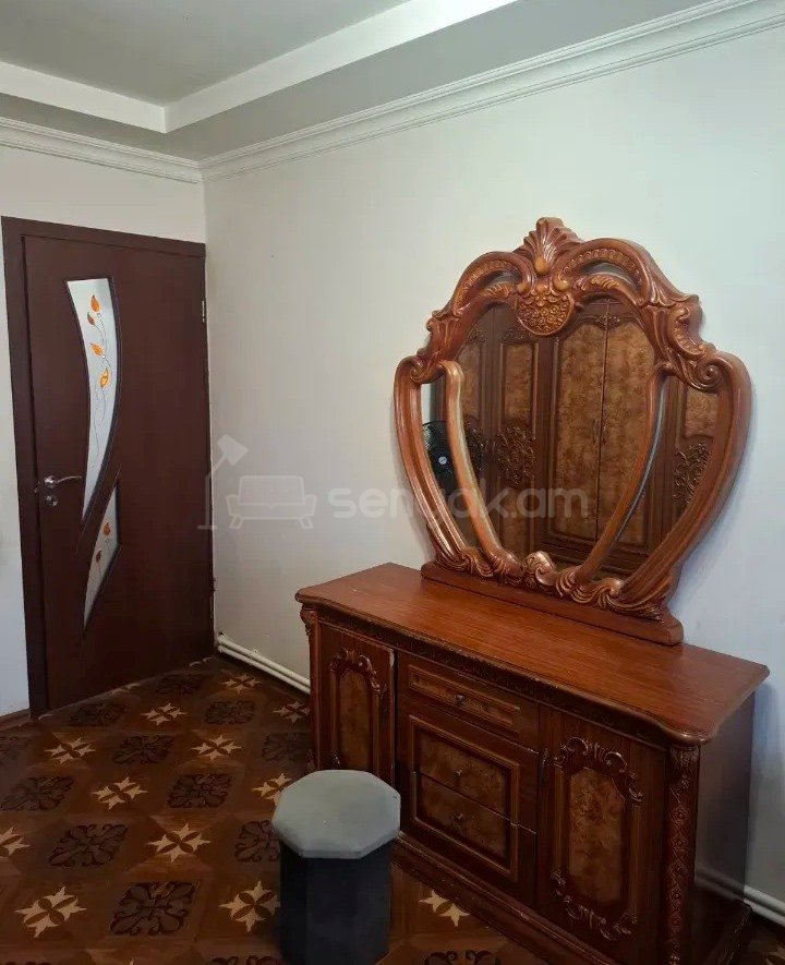 2 Սենյականոց Բնակարան Քարե Շենքում, 52քմ, 4/5 հարկ, Նորմալ Վիճակում