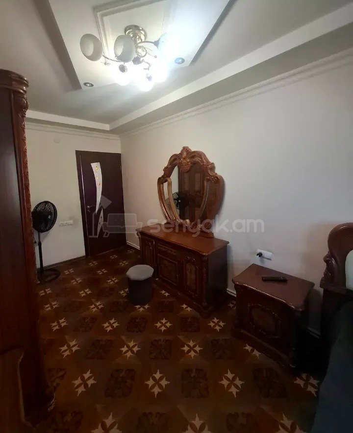 2 Սենյականոց Բնակարան Քարե Շենքում, 52քմ, 4/5 հարկ, Նորմալ Վիճակում