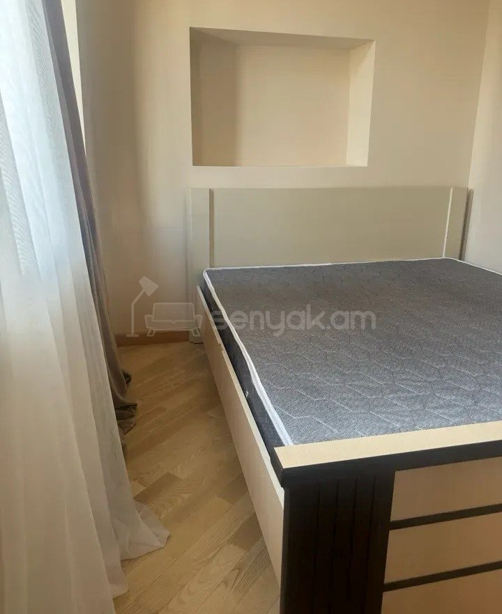 2 Սենյականոց Բնակարան Քարե Շենքում, 47քմ, 5/7 հարկ, Կապիտալ Վերանորոգված