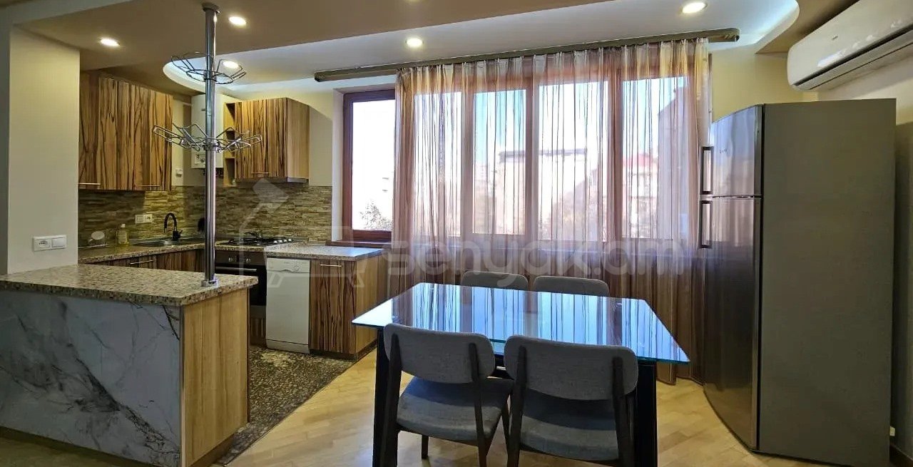 2 Սենյականոց Բնակարան Քարե Շենքում, 47քմ, 5/7 հարկ, Կապիտալ Վերանորոգված