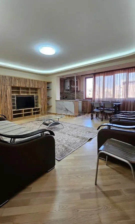 2 Սենյականոց Բնակարան Քարե Շենքում, 47քմ, 5/7 հարկ, Կապիտալ Վերանորոգված