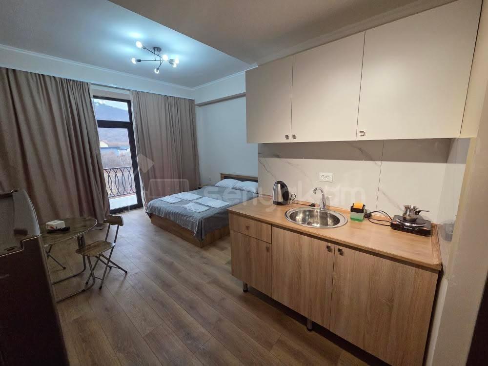 1 Սենյականոց Բնակարան Նորակառույցում, 40քմ, 13/15 հարկ, Կապիտալ Վերանորոգված