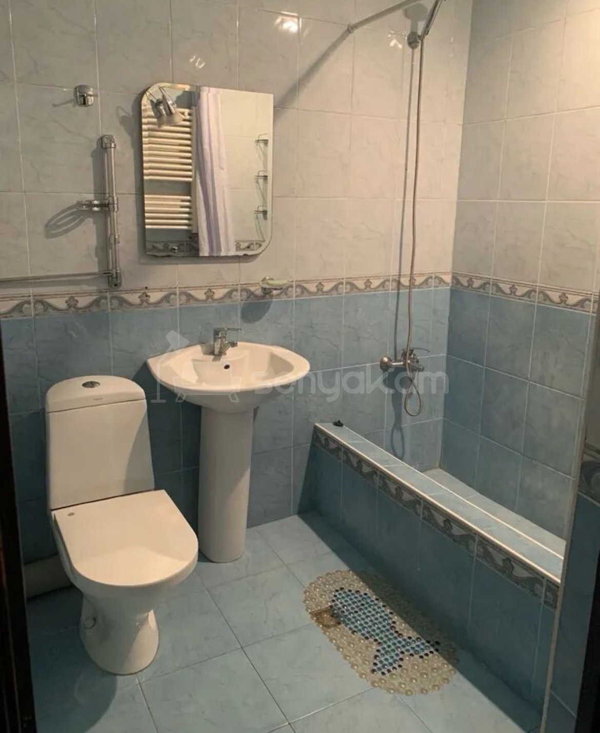 4 Սենյականոց Բնակարան Քարե Շենքում, 110քմ, 1/5 հարկ, Նորմալ Վիճակում