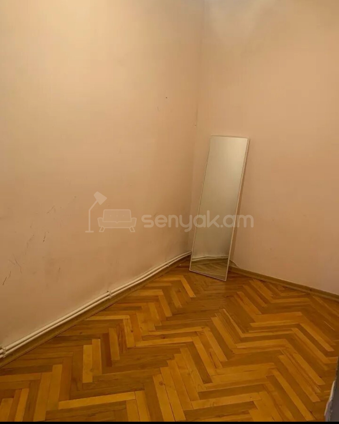 4 Սենյականոց Բնակարան Քարե Շենքում, 110քմ, 1/5 հարկ, Նորմալ Վիճակում